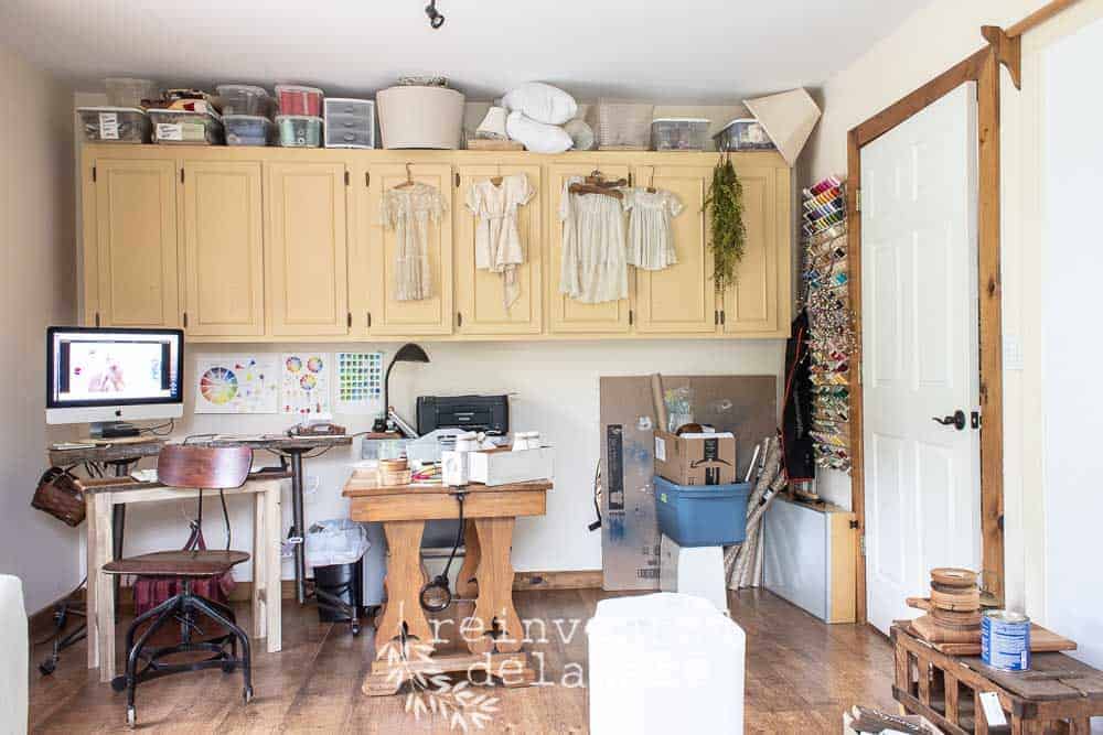It was high time to make some changes in my sewing room. Changes that I actually enjoy. Honestly, I have been wanting to do this sewing room makeover for some time anyway. #roommakeover #diyhomeimprovement #farmhousehomedeco