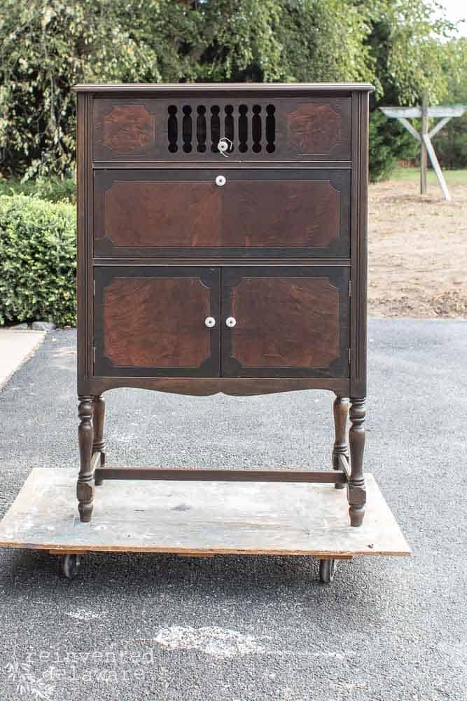 Who doesn't love a gorgeous transformation?  This antique furniture makeover will win your heart!  Using Miss Mustard Seed Milk Paint and a little bit of elbow grease, we transformed an antique radio cabinet into a gorgeous and useful piece of furniture. #furnituremakeover #furniturerestoration #paintedfurniture