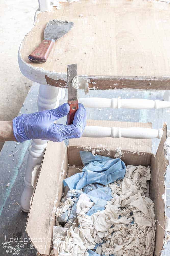 Want to know how easy it is to strip paint off of furniture? I've got you covered! I will walk you step-by-step how to strip paint from furniture! #customfurniture #furnituremakeover #diyfurnituremakeover