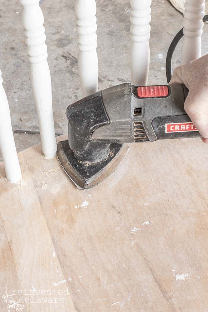 Want to know how easy it is to strip paint off of furniture? I've got you covered! I will walk you step-by-step how to strip paint from furniture! #customfurniture #furnituremakeover #diyfurnituremakeover