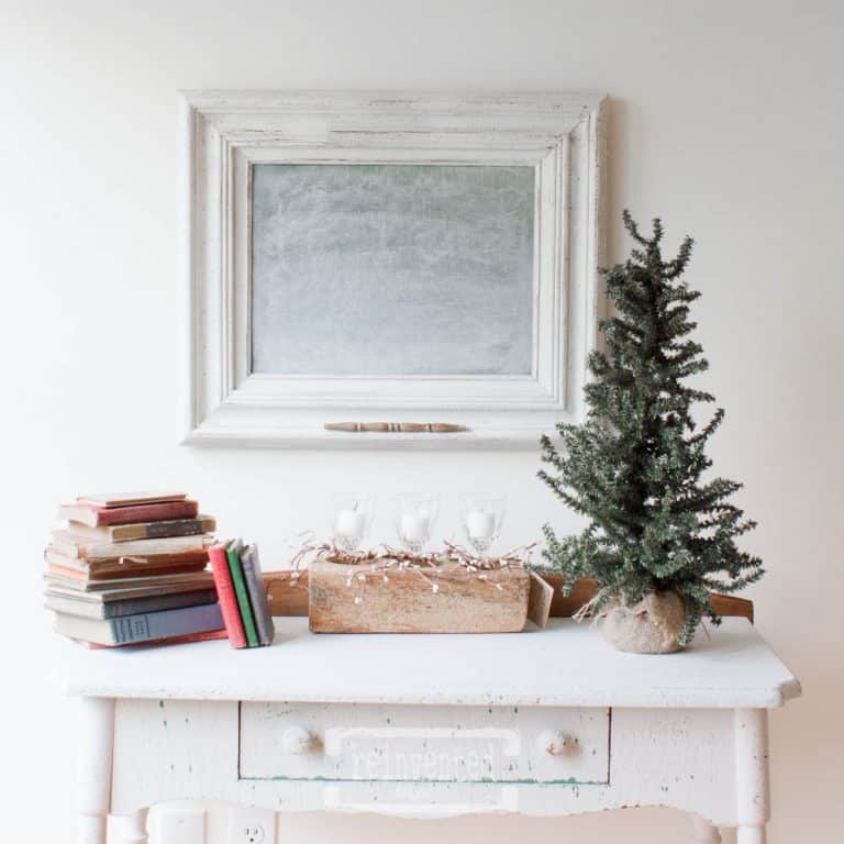 Don't you love to use Pinterest to search for inspiration for any kind of project including DIY Christmas decorating ideas? #christmasdecoration #holidaydecor #vintagechristmas