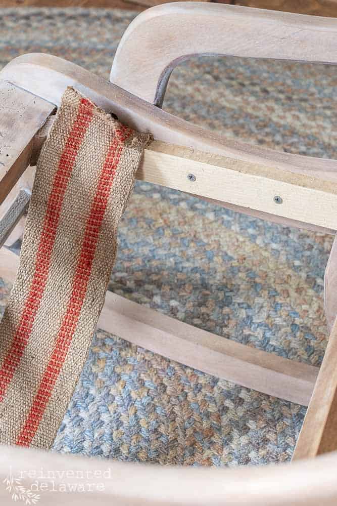 How to Make an Upholstery Webbing Table Runner