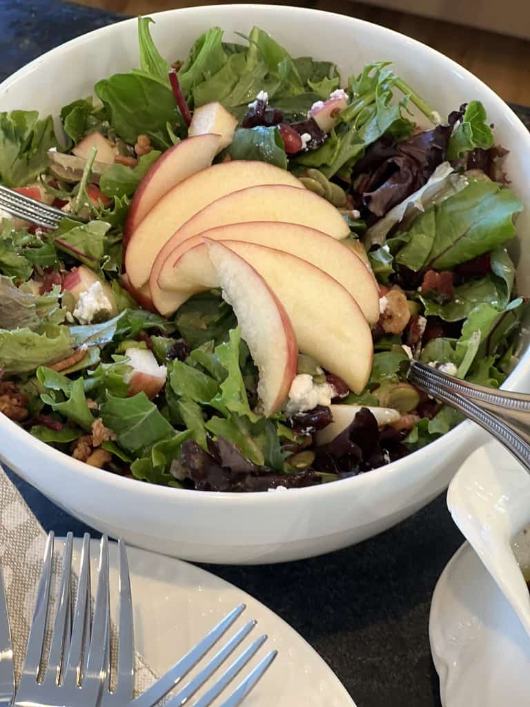 salad with apple slices