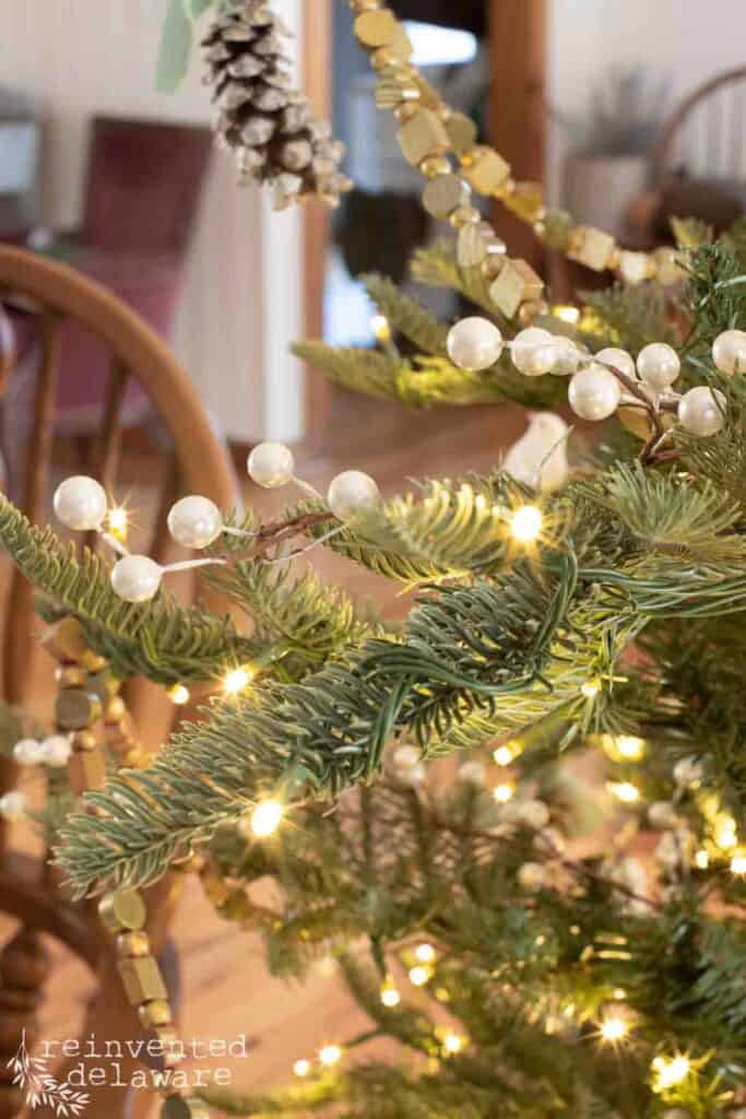 Simple Rustic Christmas Tree Decorating Ideas - Reinvented Delaware