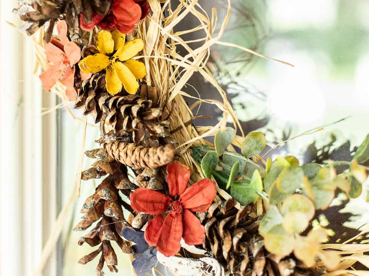 How to Make a Simple and Beautiful DIY Pinecone Wreath
