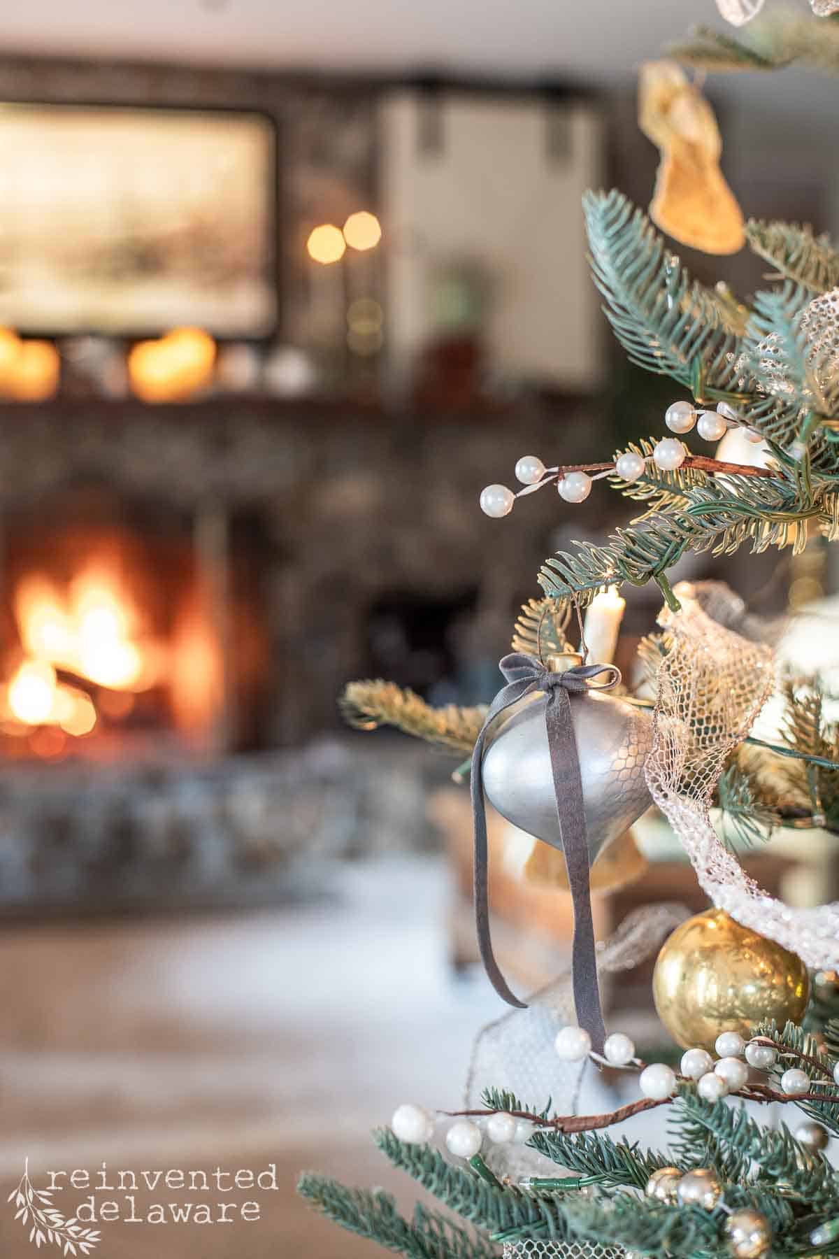 diy painted Christmas tree ornaments