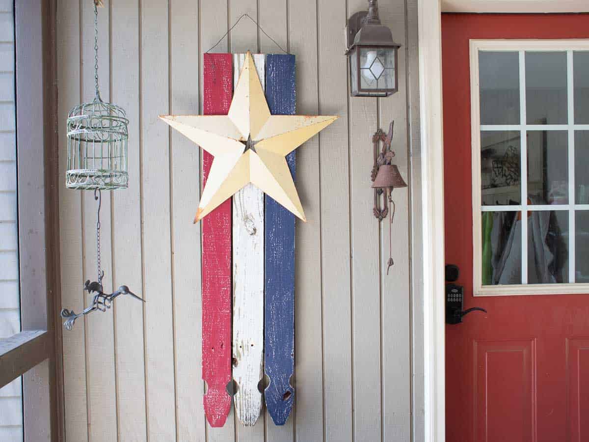 How to Make a DIY Wooden American Flag Using Pickets - Reinvented Delaware