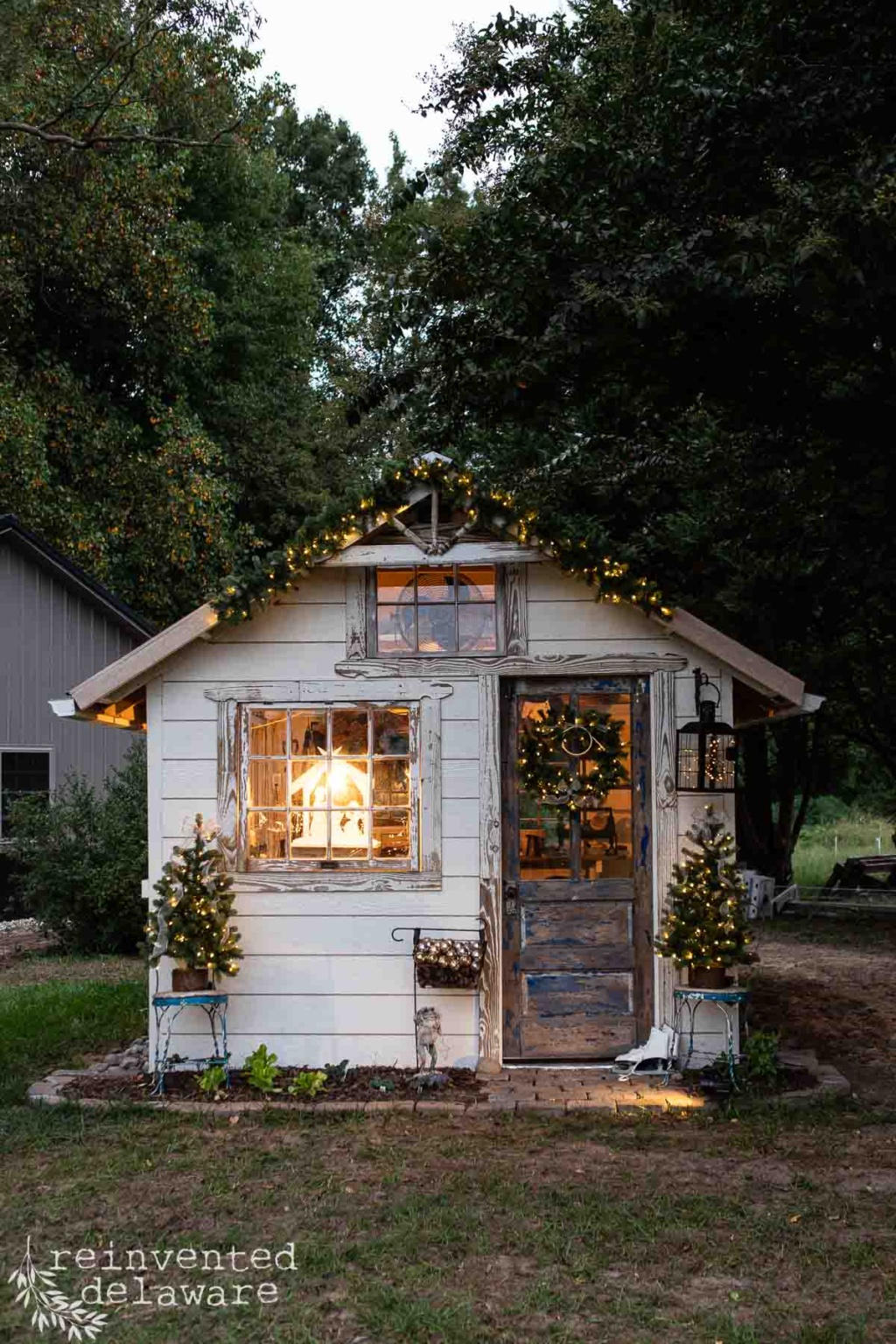 Simple She Shed Decorating Ideas for Christmas | Reinvented Delaware